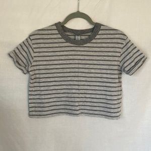Cropped gray striped t-shirt